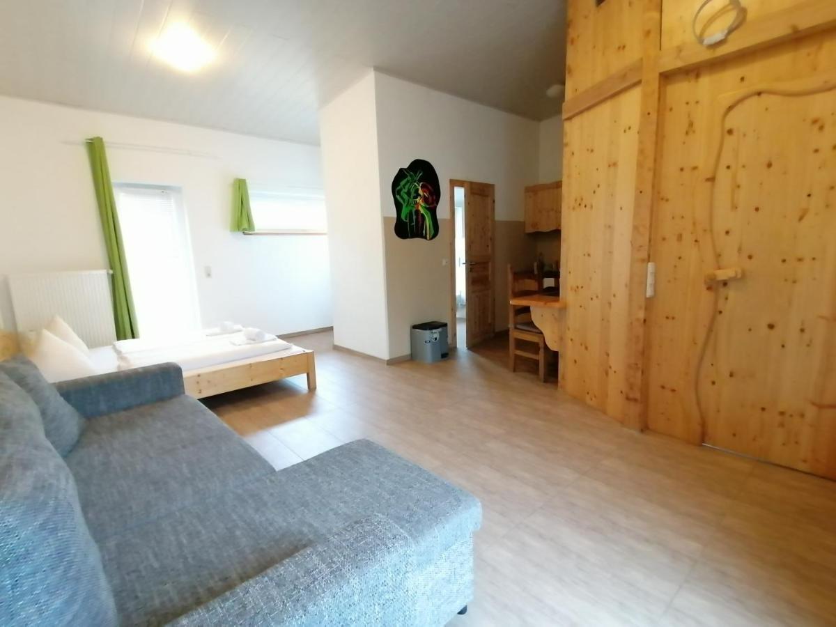 Campingplatz Am Treidlerweg Кьонихщайн ан дер Елбе Екстериор снимка