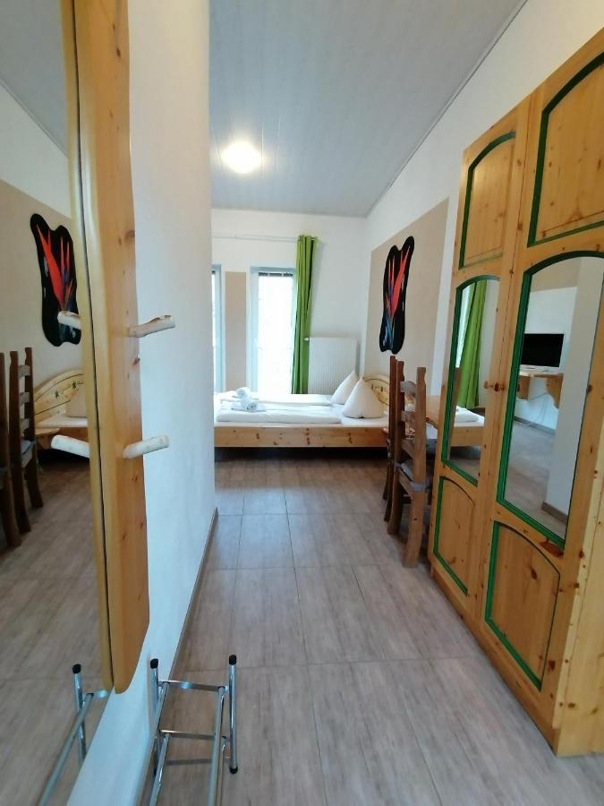 Campingplatz Am Treidlerweg Hotel Кьонихщайн ан дер Елбе Екстериор снимка